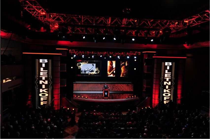 Tua Tagovailoa, Kyler Murray Split Player of the Year Honors at 28th Annual Home Depot College Football Awards - ESPN Press Room U.S.