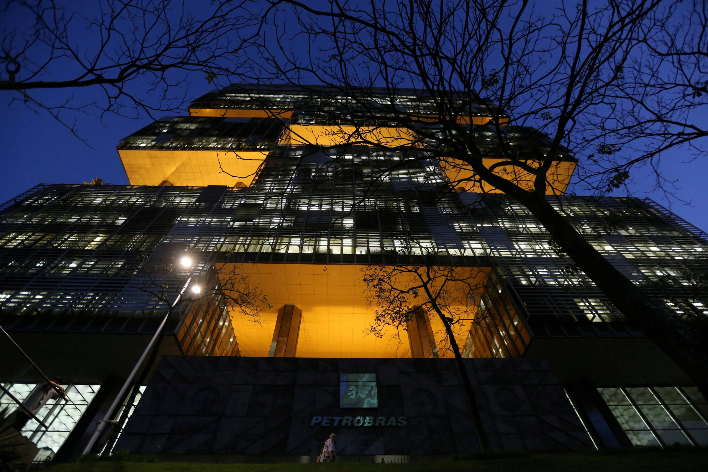 Lava Jato recupera um terço do rombo máximo estimado na Petrobras - 30/07/2018 - Poder - Folha