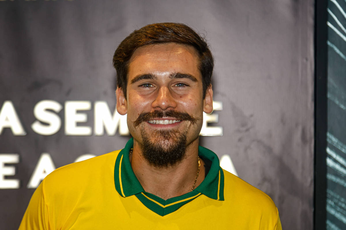 Nicolas Prattes encara maratona no Carnaval 2025 - 13/02/2026 - Carnaval - F5