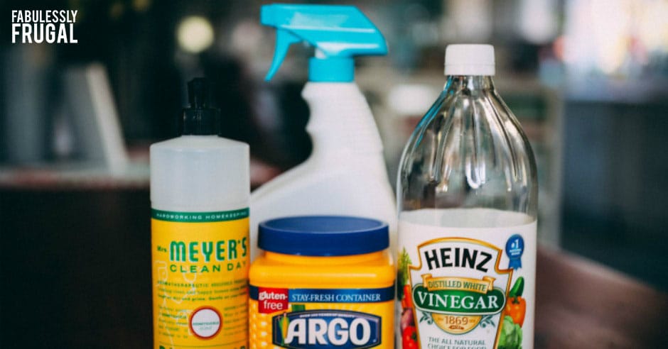 The BEST Soap Scum Remover {DIY Picture Tutorial}