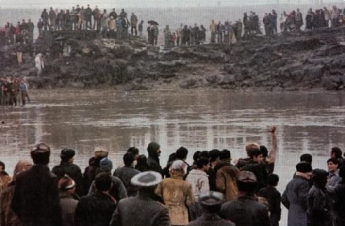 How many Azerbaijanis live in Iran? | Modern.az