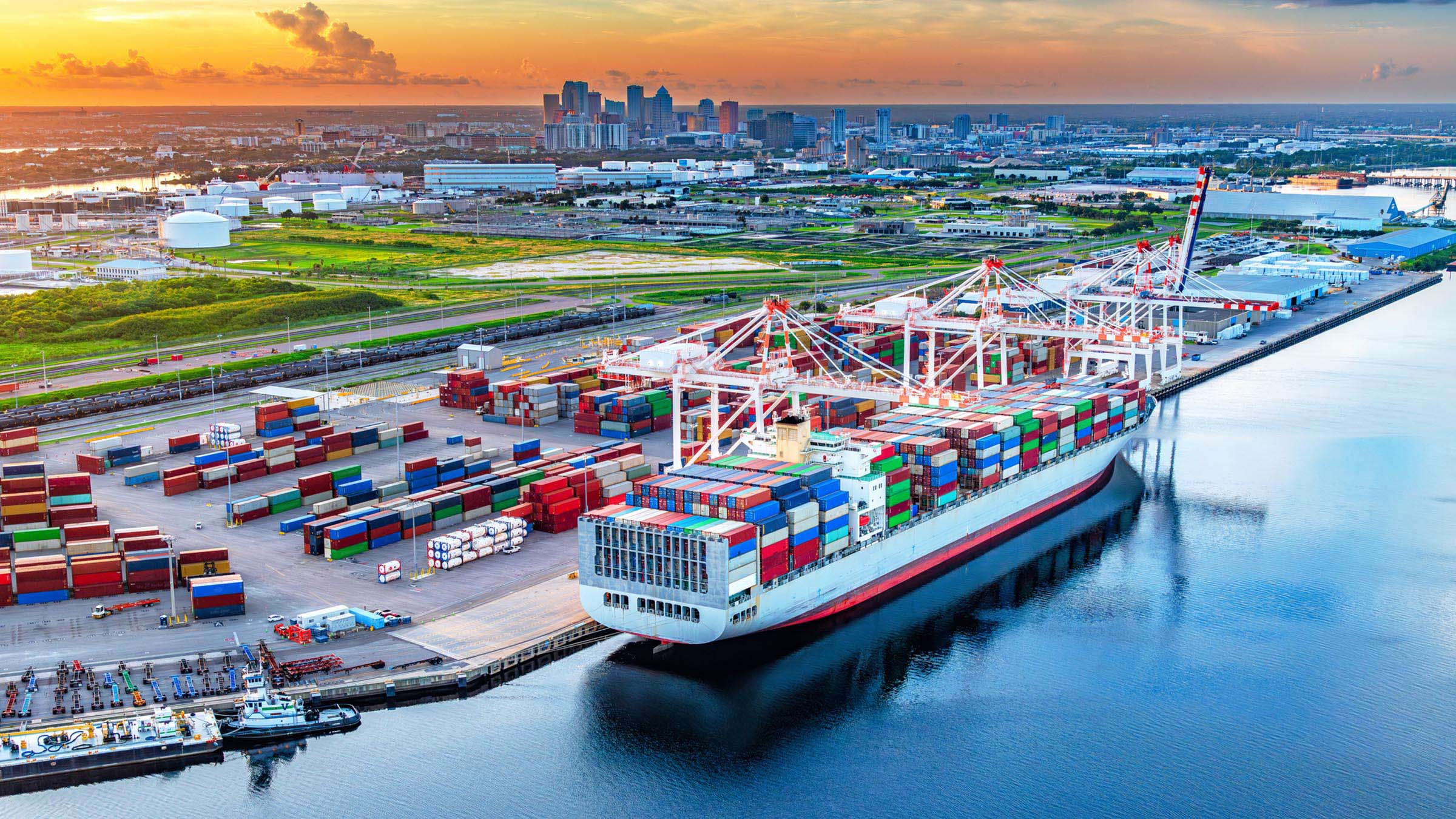 2025 Supply Chain Trends: What to Expect and How to Stay Ahead | Flat World Global Solutions