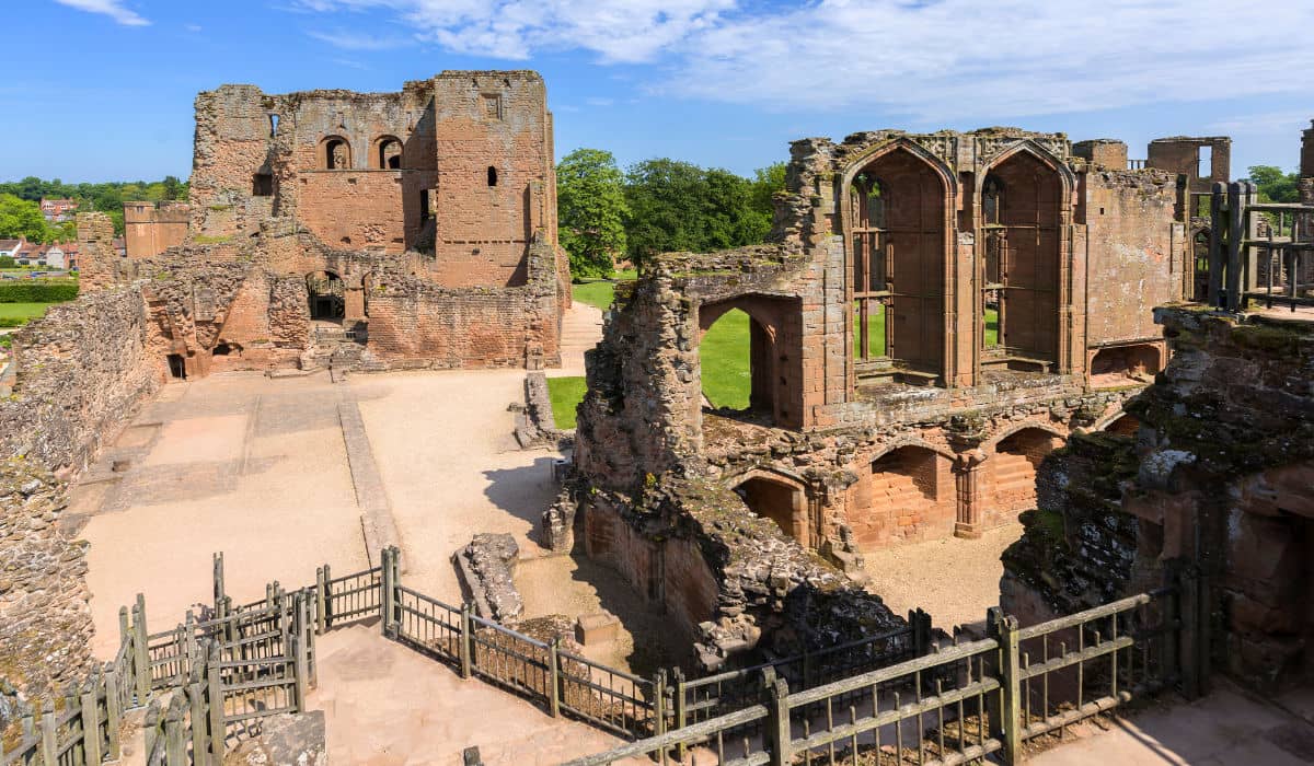 12 Abandoned Castles To Visit In England - Forever Karen