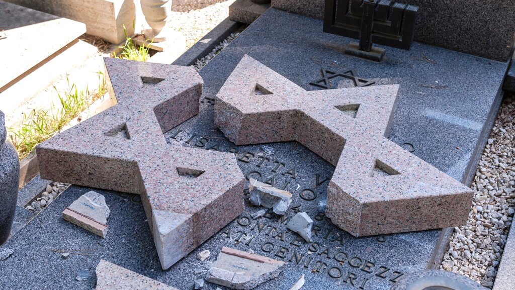 In fighting antisemitism, Jews can be our own worst enemies. We shouldn’t be. – The Forward