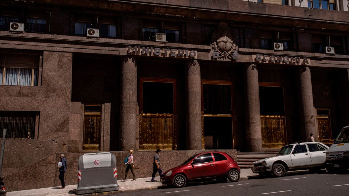 Bonds jump as government stuns market with billion buyback | Buenos Aires Times