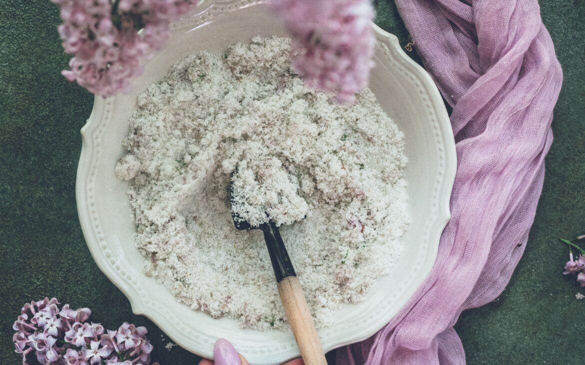 How To Make Lilac Sugar (3 Easy Methods For Floral Infused Sugar) - Frolic & Fare