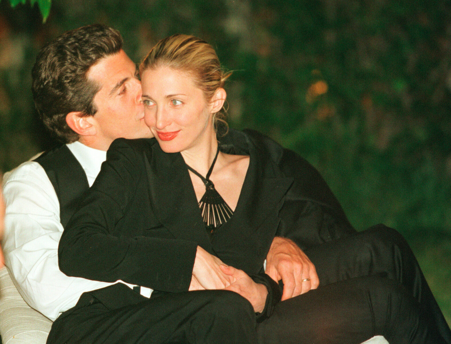 The Story Behind John F. Kennedy Jr. and Carolyn Bessette’s Iconic Wedding Rings – Garden & Gun