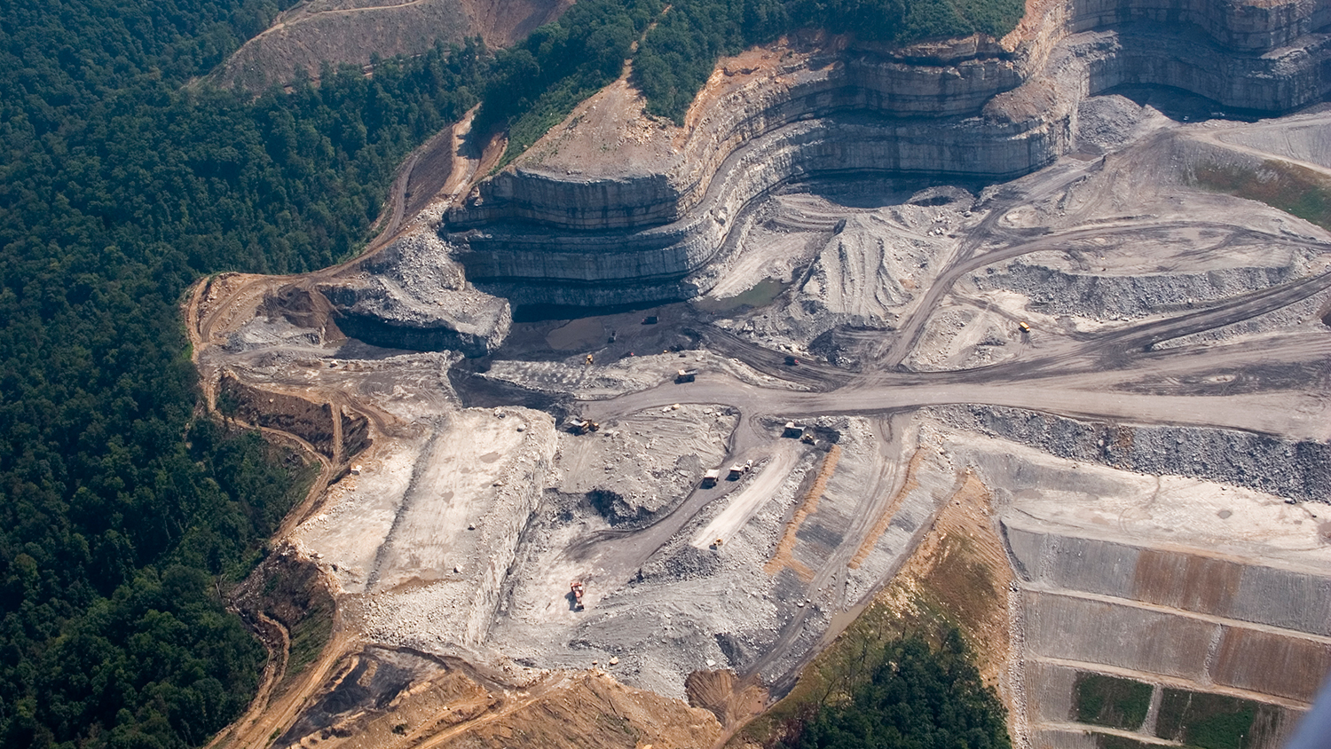 In Appalachia, the coal industry is in collapse, but the mountains aren't coming back | Grist