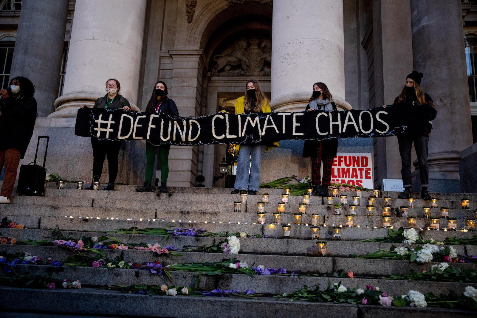 Banks with $130 trillion in assets pledge to fund climate action. Activists aren’t impressed. | Grist