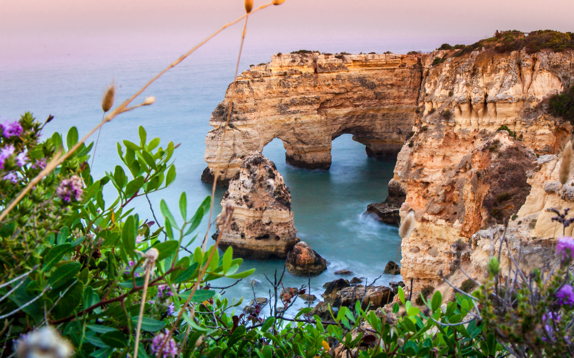 Travel Articles - Guide2Portugal