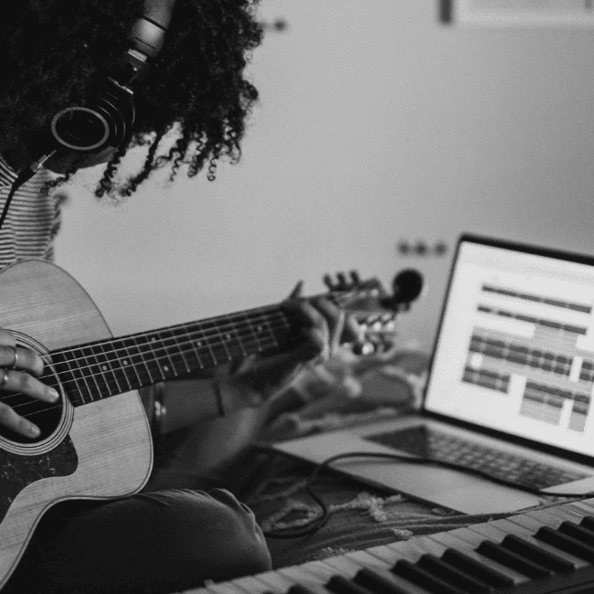 How to Find the Best Online Guitar Courses - Guitar Space