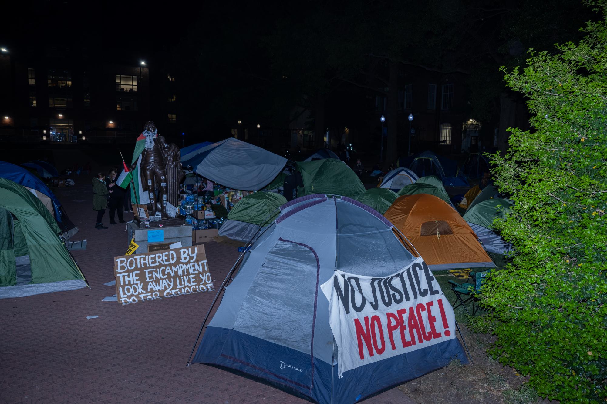 Live coverage: Hundreds of pro-Palestinian demonstrators rally at U-Yard encampment – The GW Hatchet