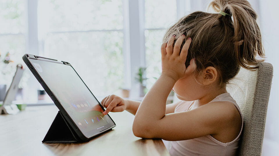 18+ Teen & Kids Screen Time Statistics (2024): Avg. Screen Time for Teens vs. Recommendations