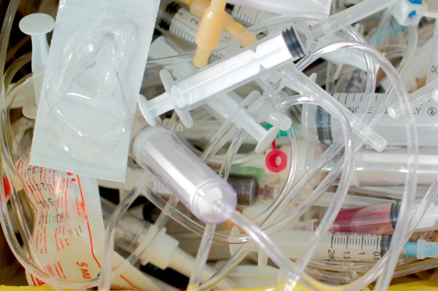 Are disposable hospital supplies trashing the environment? - Healthy Debate