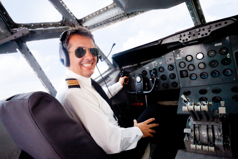 Ryanair Pilot Insults Passengers and Sports Tinfoil Hat