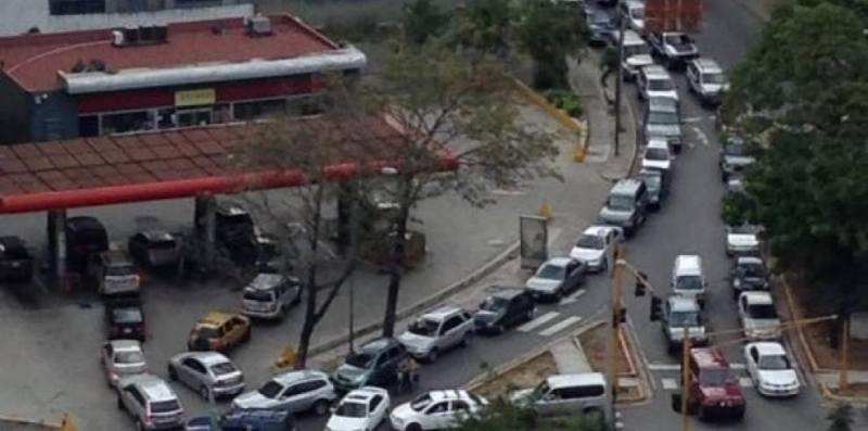Living with the Gasoline Crisis: A Look at Venezuela's Oil Industry - Help Venezuela
