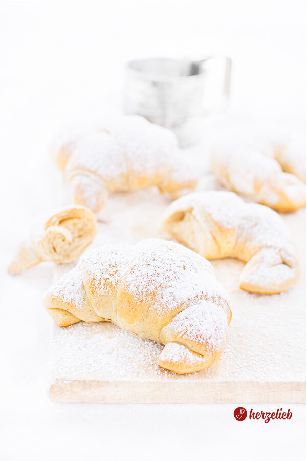 Zimthörnchen Rezept - weiche, leckere Brioche Brötchen