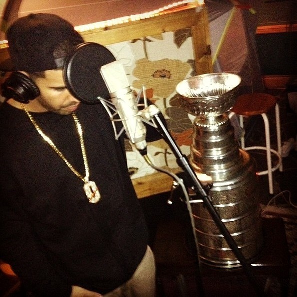 Drake – 'Hold On We're Going Home' (Feat. Majid Jordan) (CDQ) | HipHop-N-More