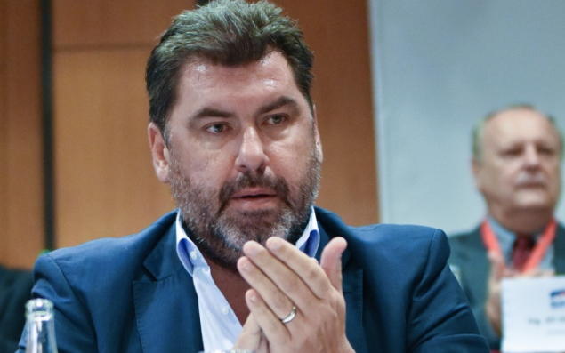 Zemanův klíčový poradce Martin Nejedlý na Hradě působí jen na základě ústní dohody — HlídacíPes.org