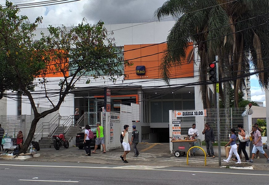 Itaú quer mamata de juros a 15% por mais 3 meses