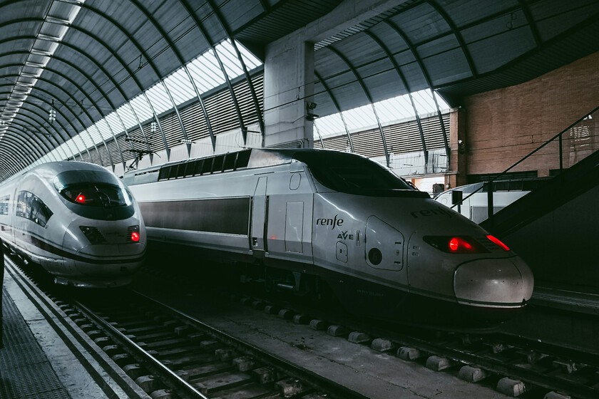 Ya puedes pedir tu Código del Verano Joven 2025: así viajas en tren y bus por casi nada este verano
