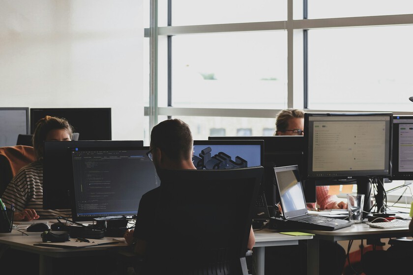 Si eres desarrollador o trabajas en tech, esta calculadora es ideal para saber cuánto aspiras a ganar en España según tu experiencia