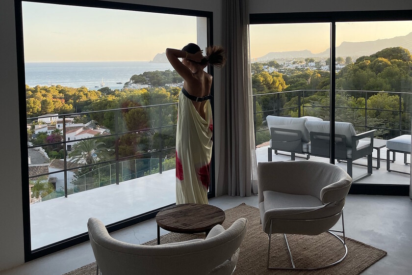 Diseño y vistas de infarto: Así es la villa de lujo favorita de las influencers Marta Lozano y Teresa Andrés Gonzalvo en Alicante
