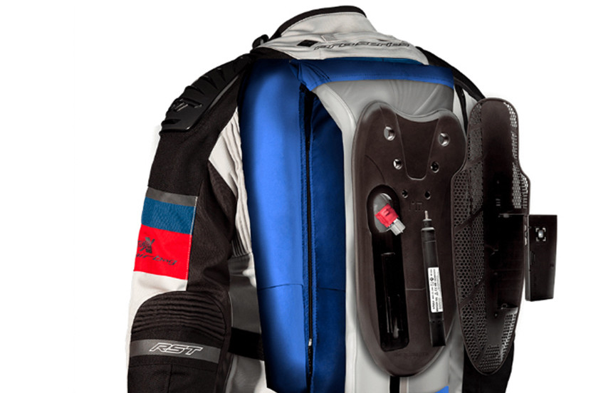 Así funciona el airbag inalámbrico de las chaquetas de moto RST, probado a fondo en el TT de la Isla de Man