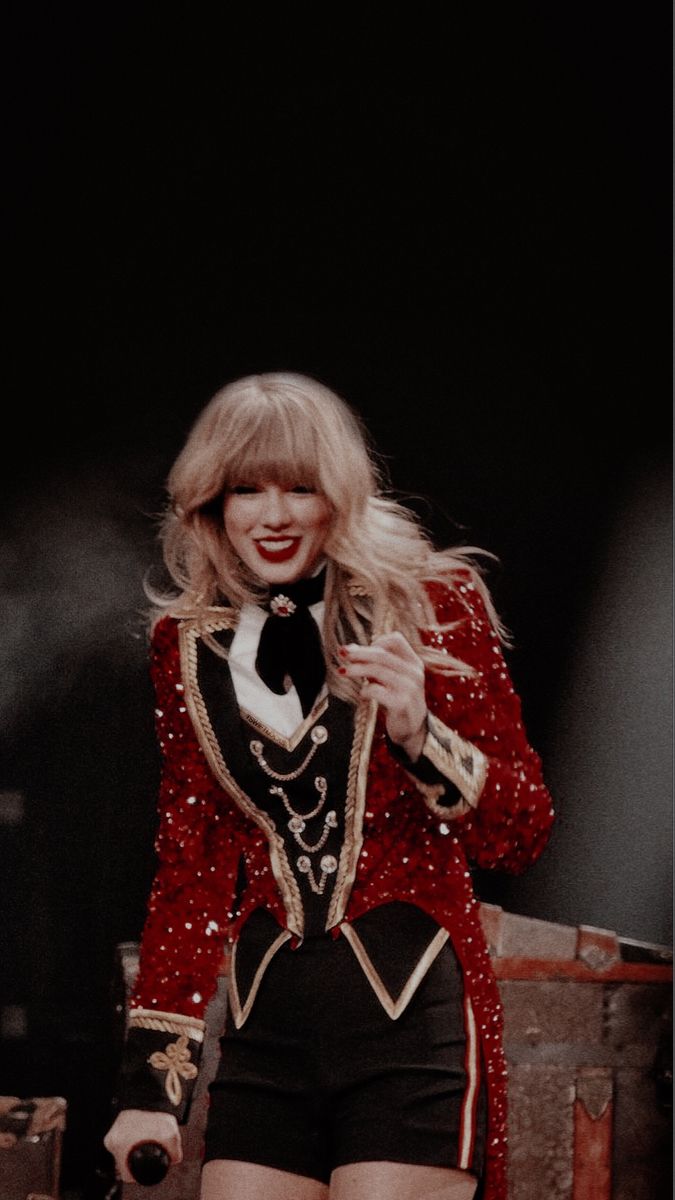 taylor swift red tour wallpapers/lockscreen | Taylor swift style, Taylor swift cute, Taylor swift red