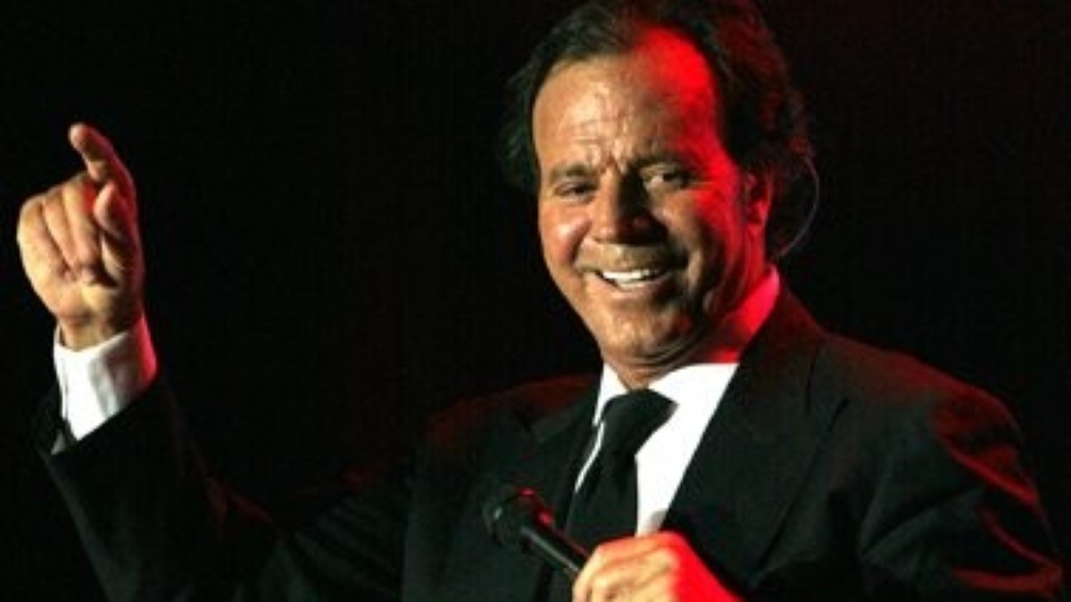 Denúncias de agressão sexual contra Julio Iglesias são arquivadas