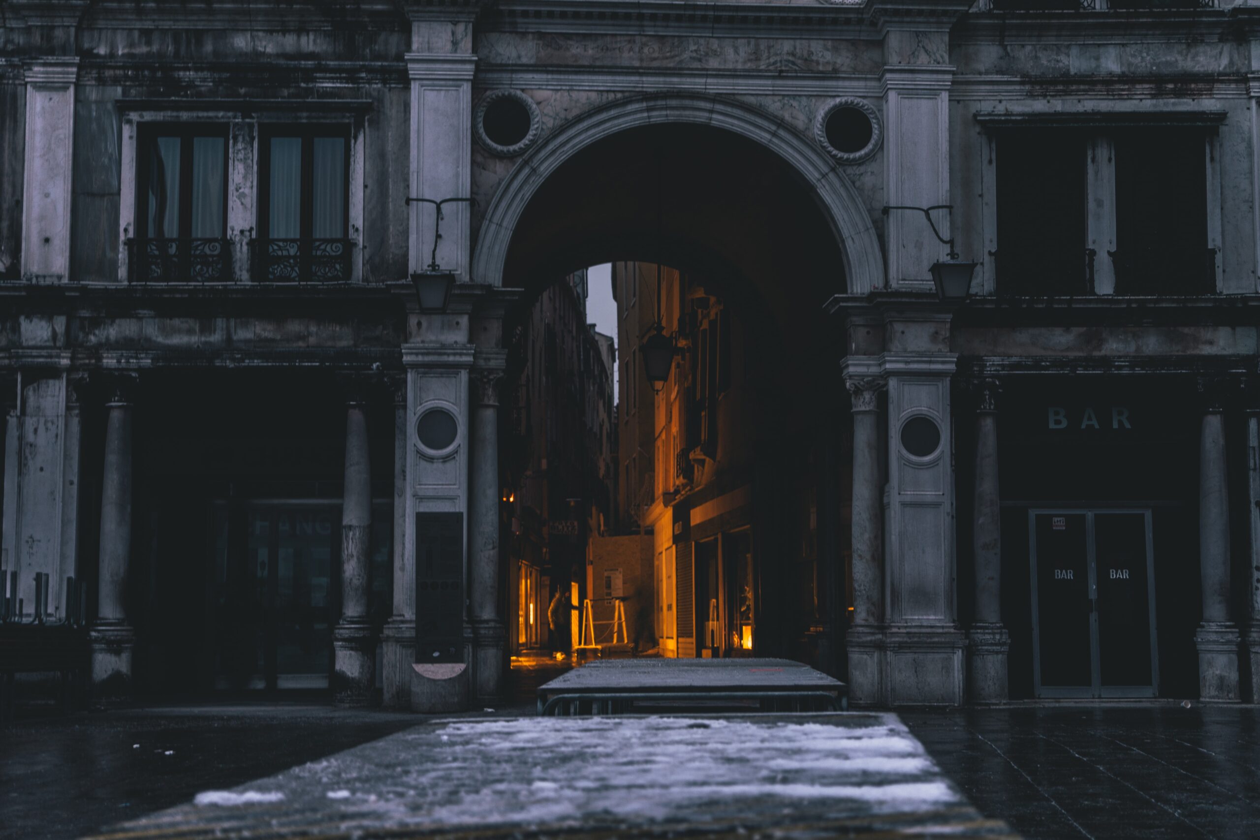 Dark Academia: The Truth About the Genre & Subculture – Bookish Brews