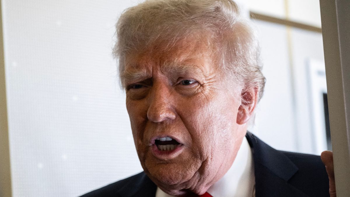 'Donald Trump is dead' conspiracy as sleuths think they've proved it with pizza orders - Daily Star