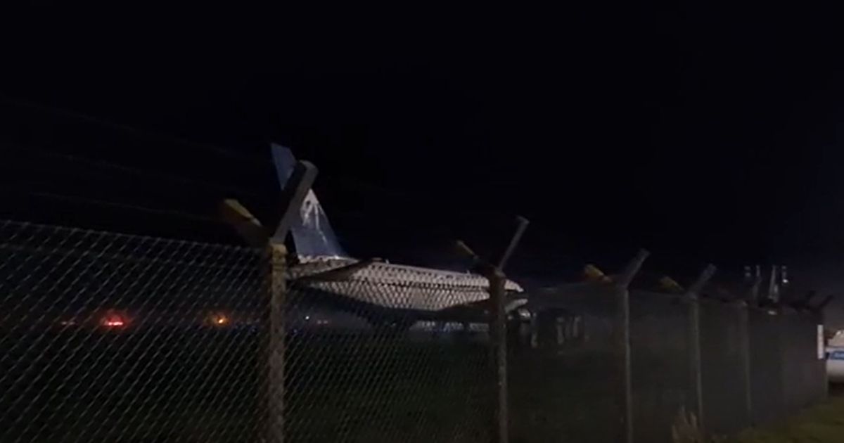 Donald Trump and Air Force One touch down in Ireland 24 hours after Doonbeg security alert - Irish Mirror
