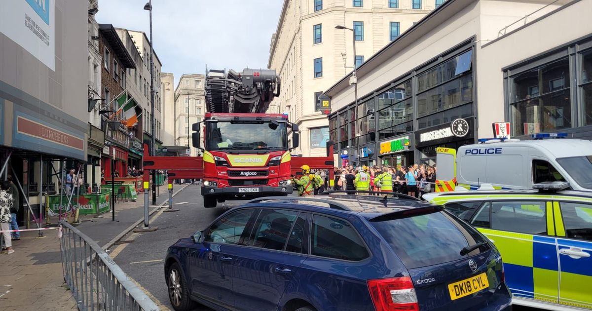 'Kids on roof' as police close city centre road - Liverpool Echo