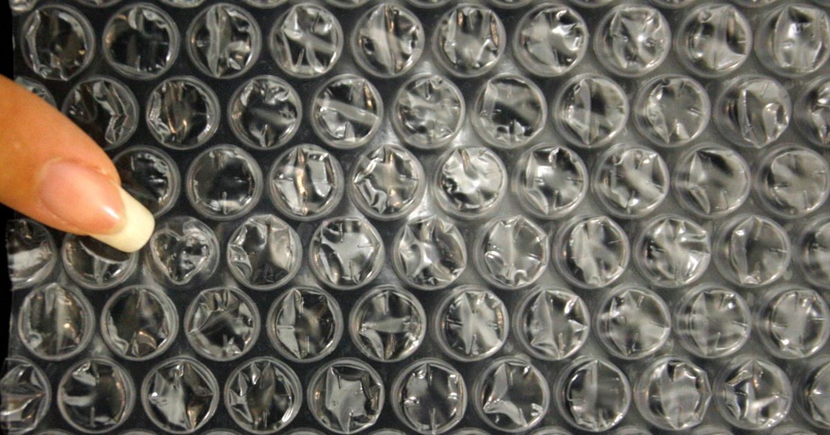Amazon customer bemused after bubble wrap he ordered arrives protected by 100ft of PAPER - The Mirror
