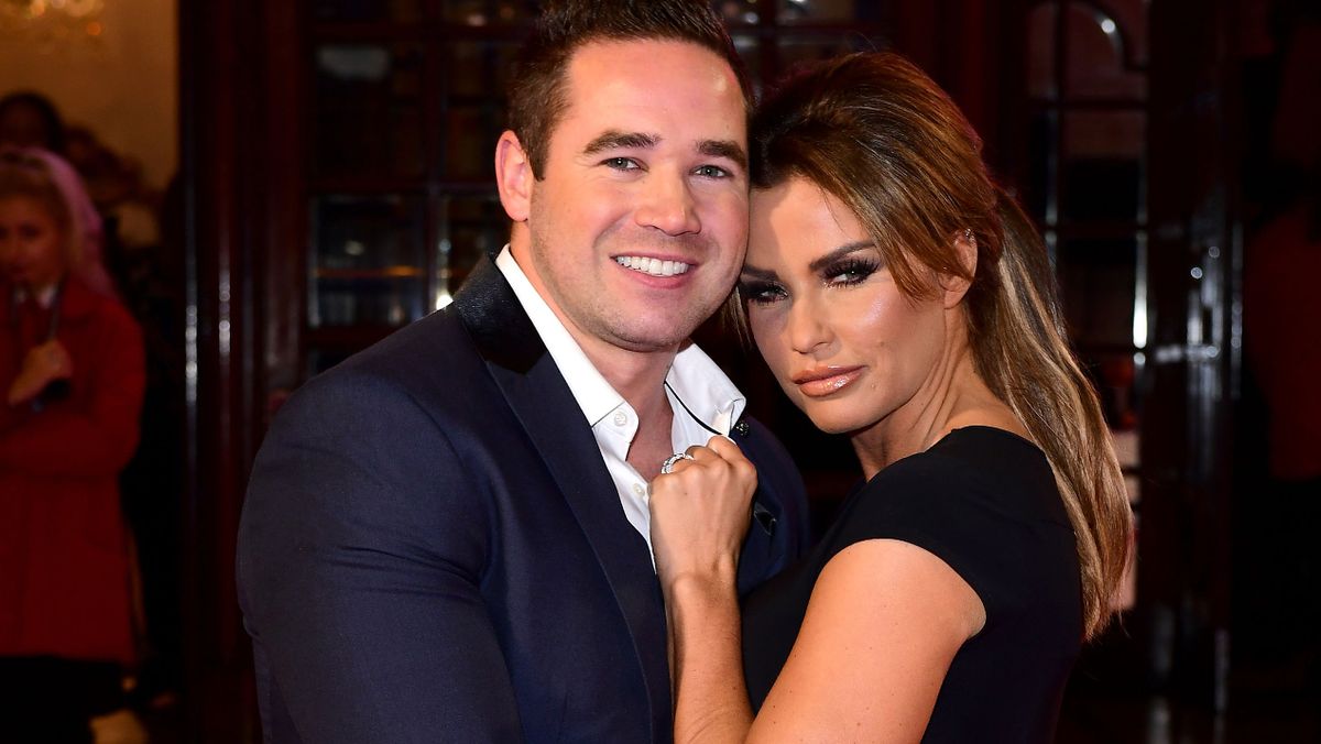 Katie Price's marriage 'over for good' after hubby Kieran Hayler 'caught texting girl from pony club' - The Mirror