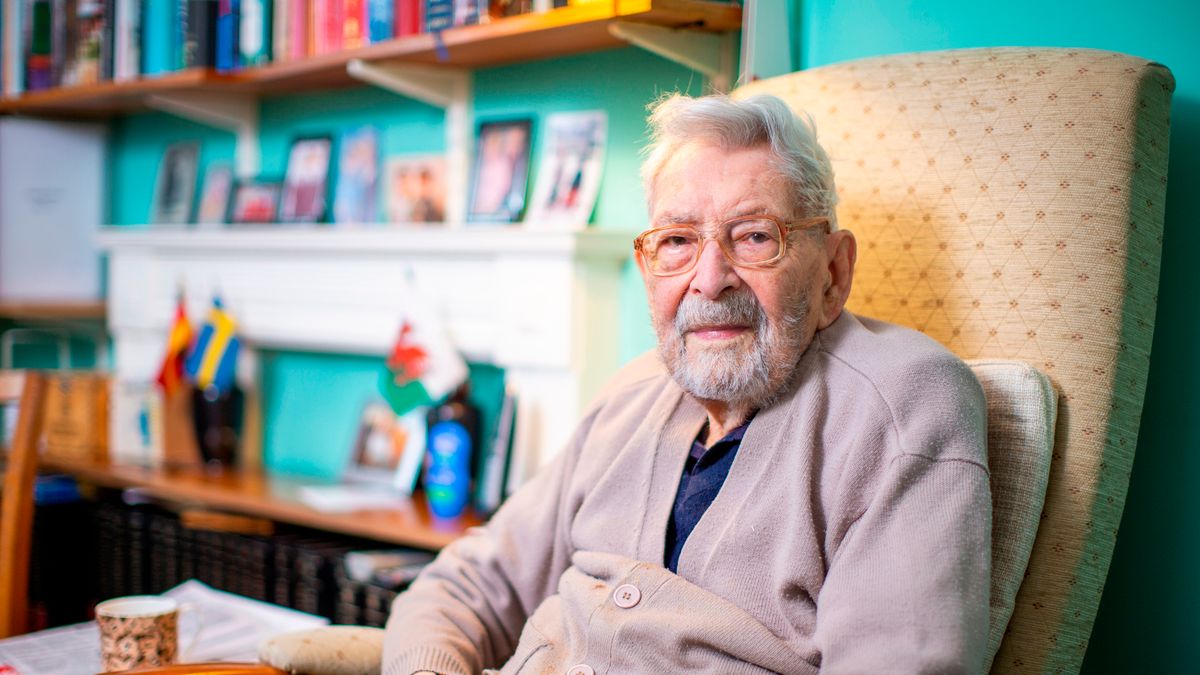 Straight-talking Yorkshireman who has lived to 111 has his say on Brexit - The Mirror