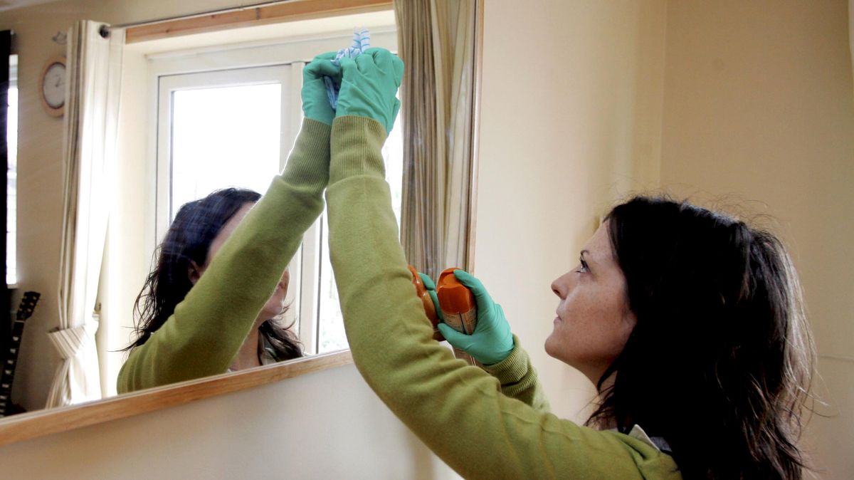 Study finds men still mostly only do chores like bins while women wash up and clean - The Mirror