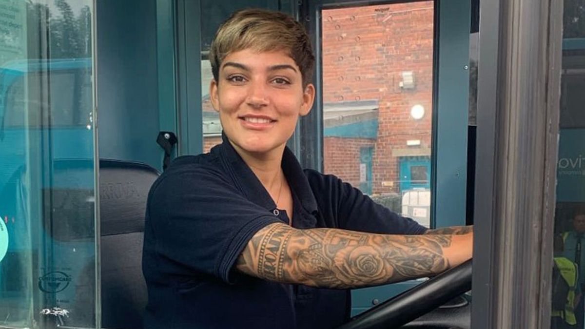 Bus driver, 27, says she's told she should be home painting nails by sexist passengers - The Mirror