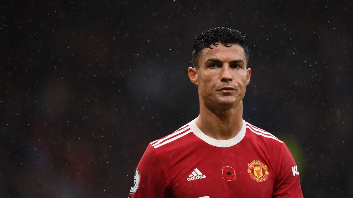 Cristiano Ronaldo blasted and told he "doesn't care about Man Utd" after exit bombshell - The Mirror