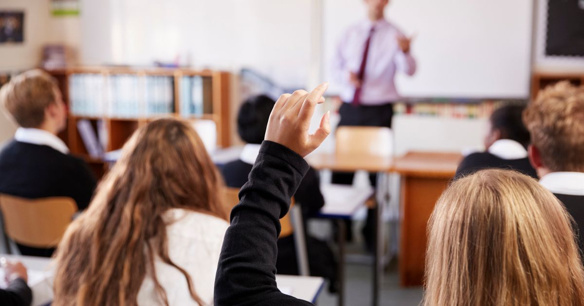 Uproar as school bans toilet trips during lessons with kids at 'bursting point' - The Mirror