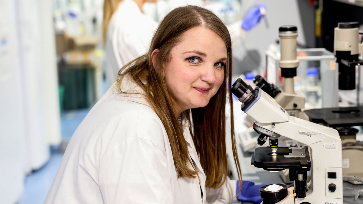 Inside real-life Alzheimer's lab as scientists grow tiny brains to stop disease - The Mirror