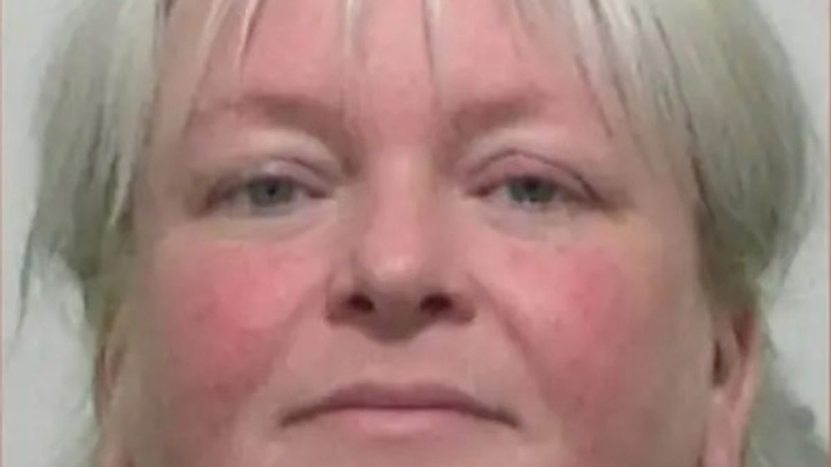 Blackmailer left her friend with just 16p in 'wicked' campaign of deception - The Mirror