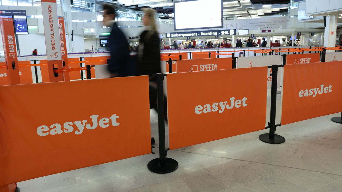 easyJet passengers 'not allowed' handbag item in their cabin bags - The Mirror