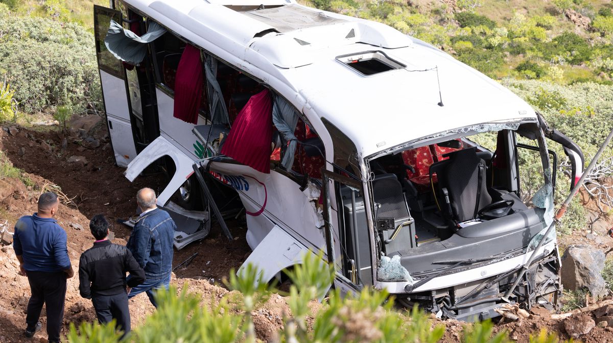 Widow asked medics where husband was and had no idea he had died in La Gomera bus crash - The Mirror