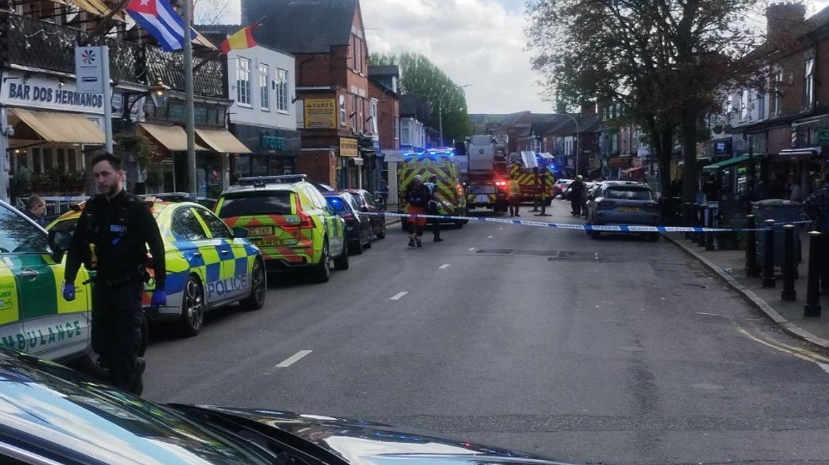 Man dies in Leicester 'poisoning' as police swarm high street address - The Mirror