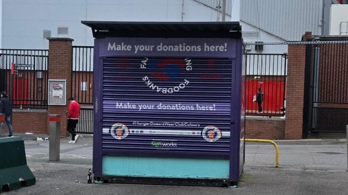 Fury as Liverpool foodbank collection stolen at Anfield in 'deplorable' action caught on CCTV - The Mirror