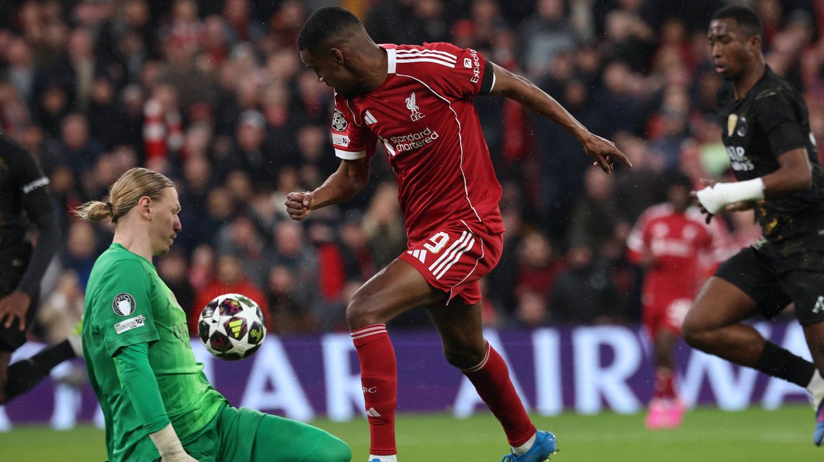 Alan Shearer slates Alexander Isak as Liverpool star taken off early in Champions League exit - The Mirror