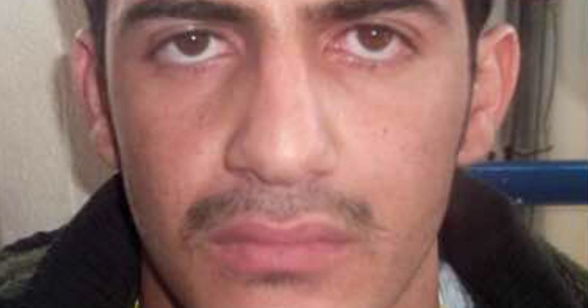 Manhunt for ISIS thugs in Brussels as Belgian capital remains on lockdown over fears of Paris-style attack - The Mirror