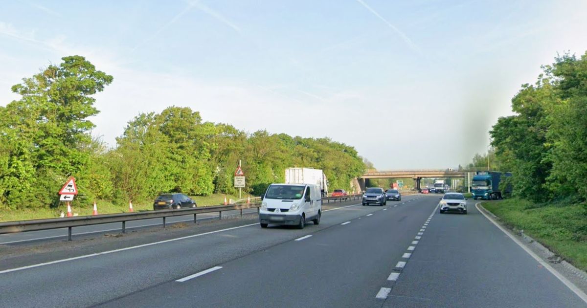 A1 Nottinghamshire motorists face hour-long delays after crash - Nottinghamshire Live